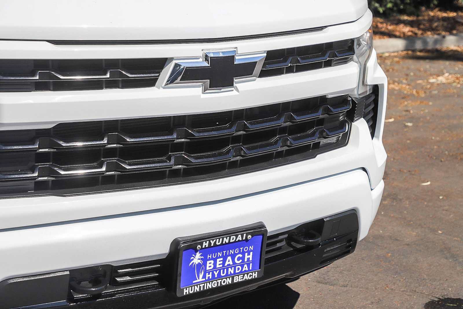 Used 2022 Chevrolet Silverado 1500 RST w/ Protection Package RWD image 5