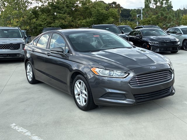Used 2016 Ford Fusion SE FWD image 4