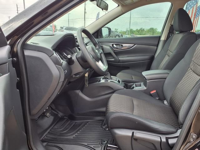 Used 2017 Nissan Rogue S image 6