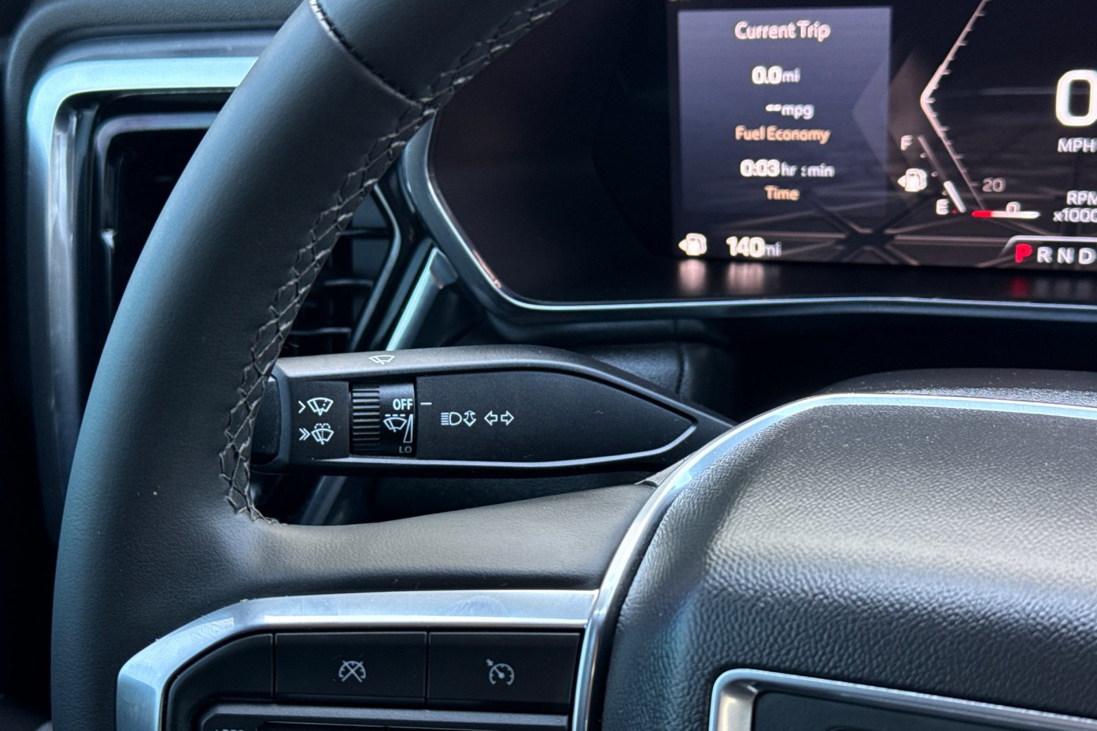 Used 2024 GMC Canyon Elevation w/ Convenience Package image 32