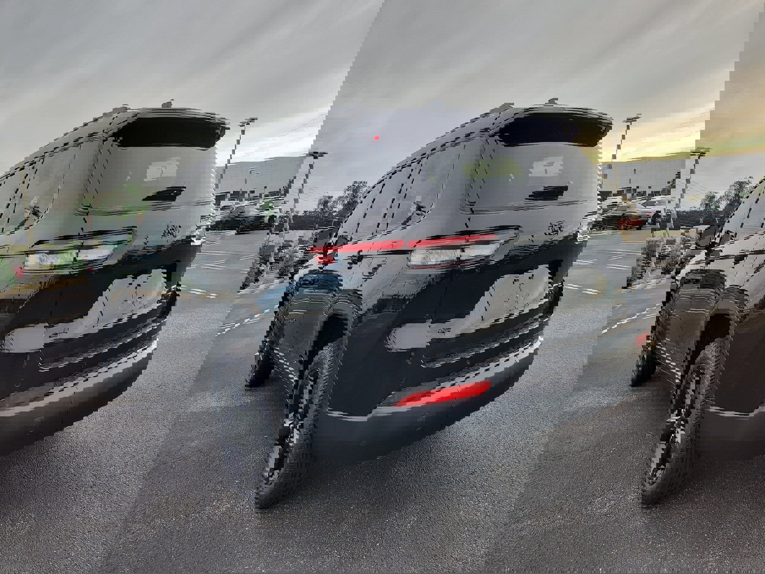 New 2025 Jeep Grand Cherokee L Limited w/ Black Appearance Package image 8