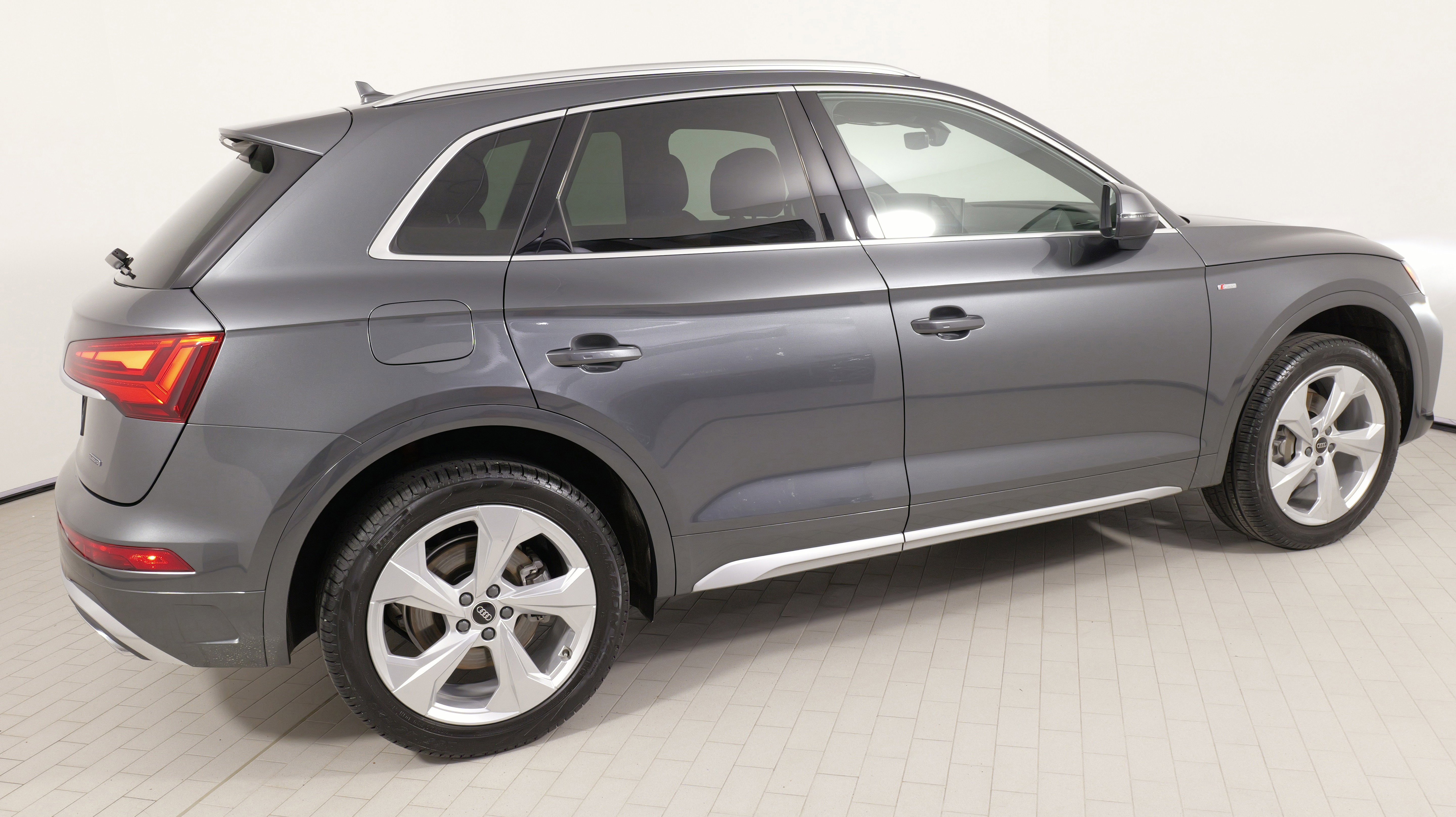 Used 2025 Audi Q5 2.0T Premium Plus image 8