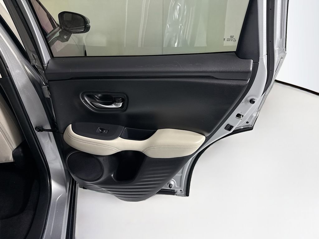 Certified 2025 Honda HR-V LX image 27