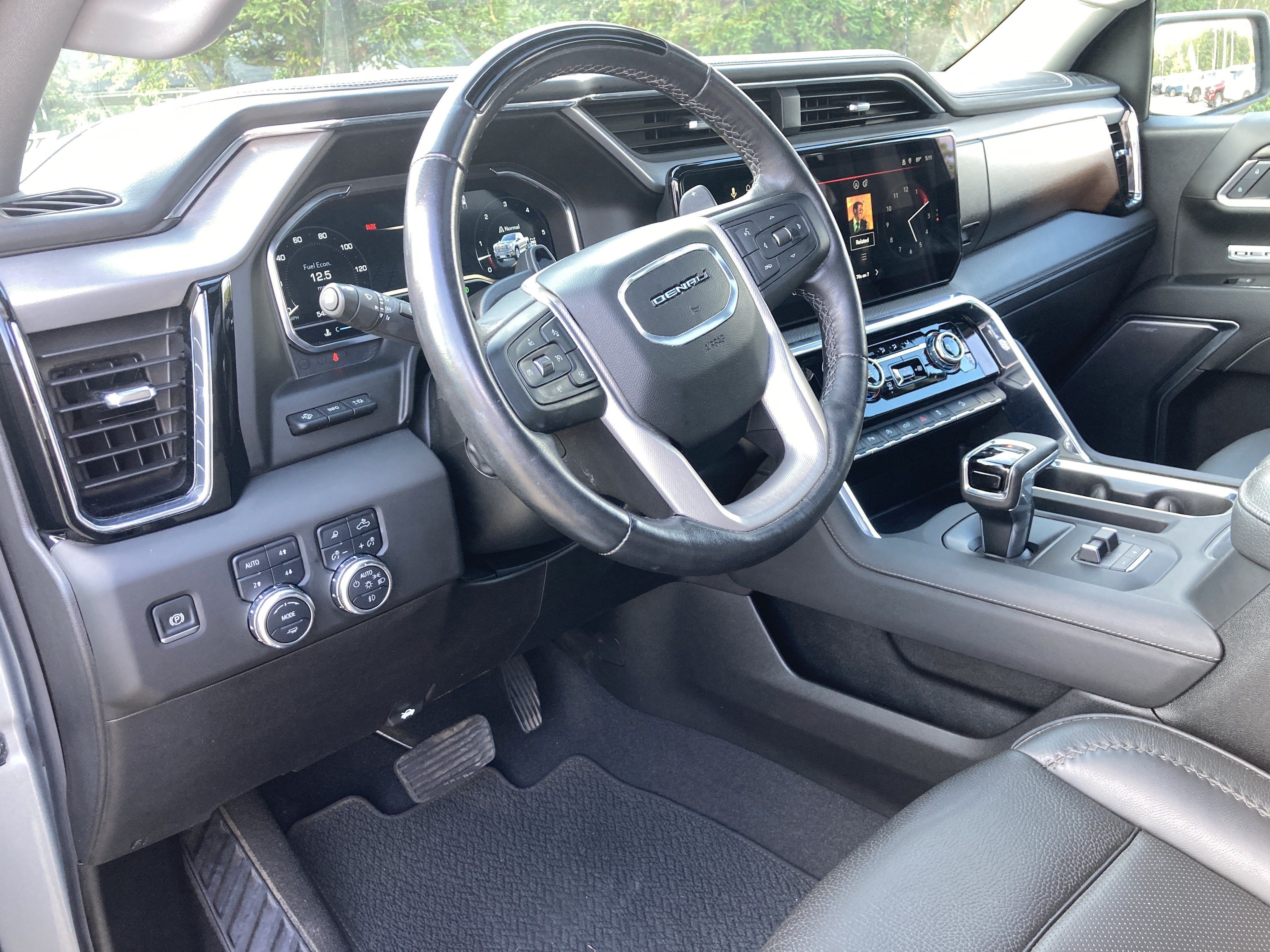 Used 2025 GMC Sierra 1500 Denali AWD/4WD image 11