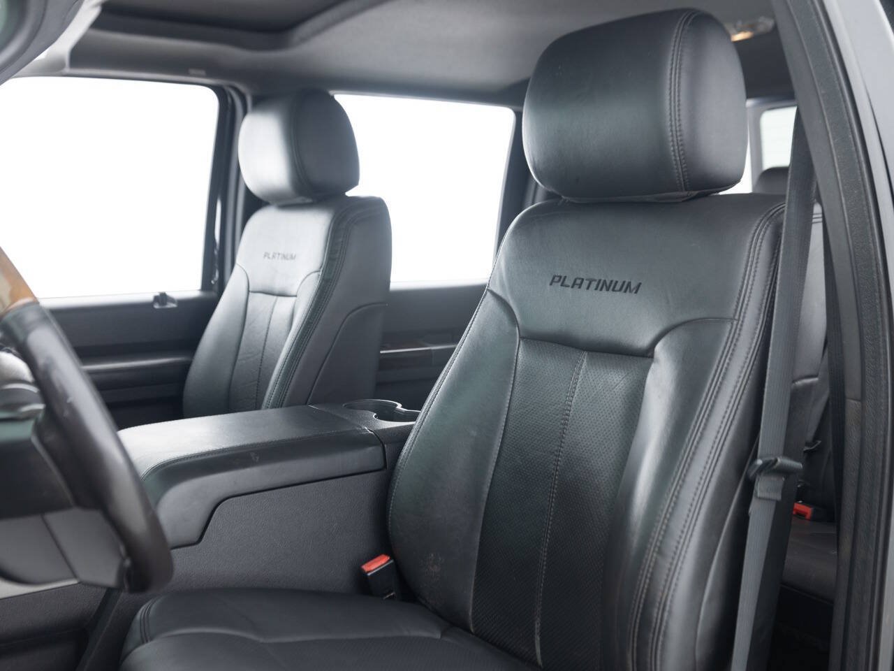 Used 2015 Ford F250 Platinum w/ FX4 Off-Road Package AWD/4WD image 29