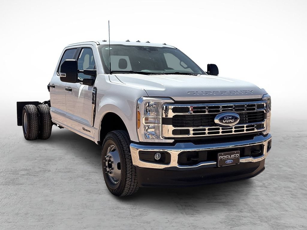 New 2026 Ford F350 4x4 Crew Cab DRW Super Duty image 2