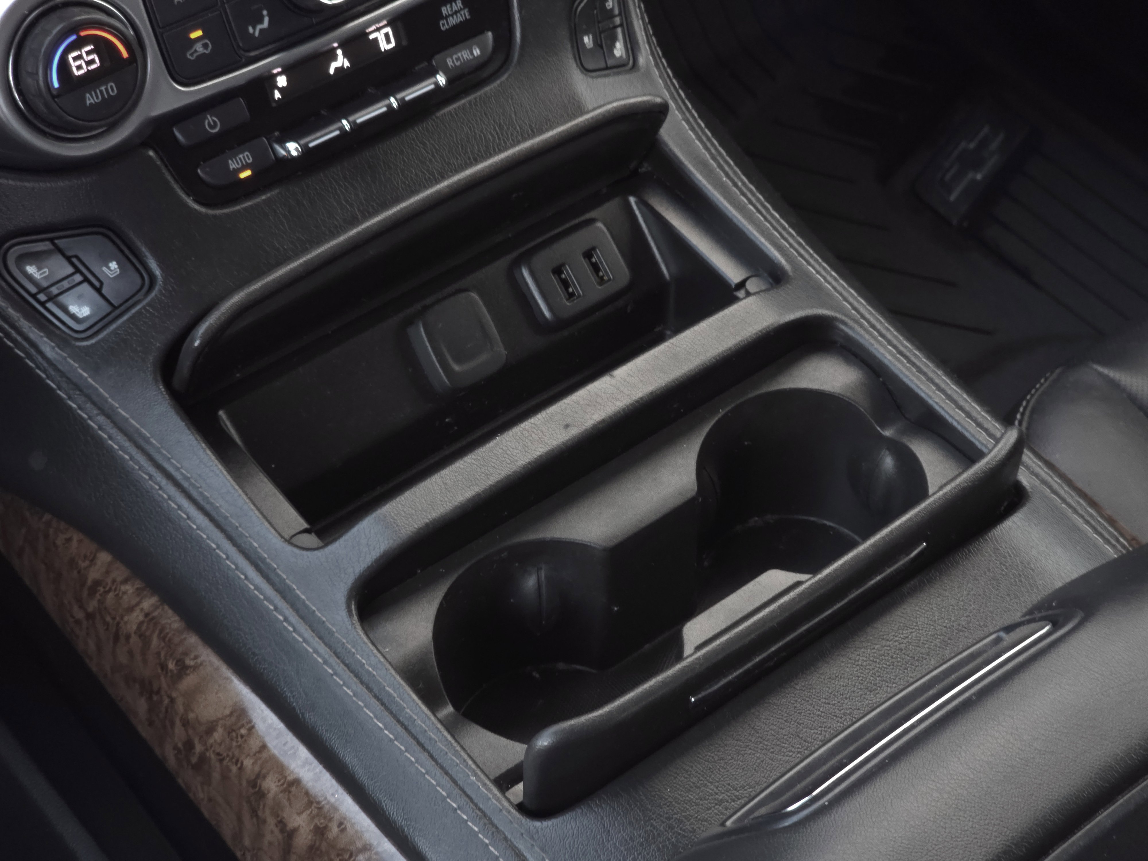 Used 2020 Chevrolet Tahoe Premier w/ RST 6.2L Performance Edition image 17