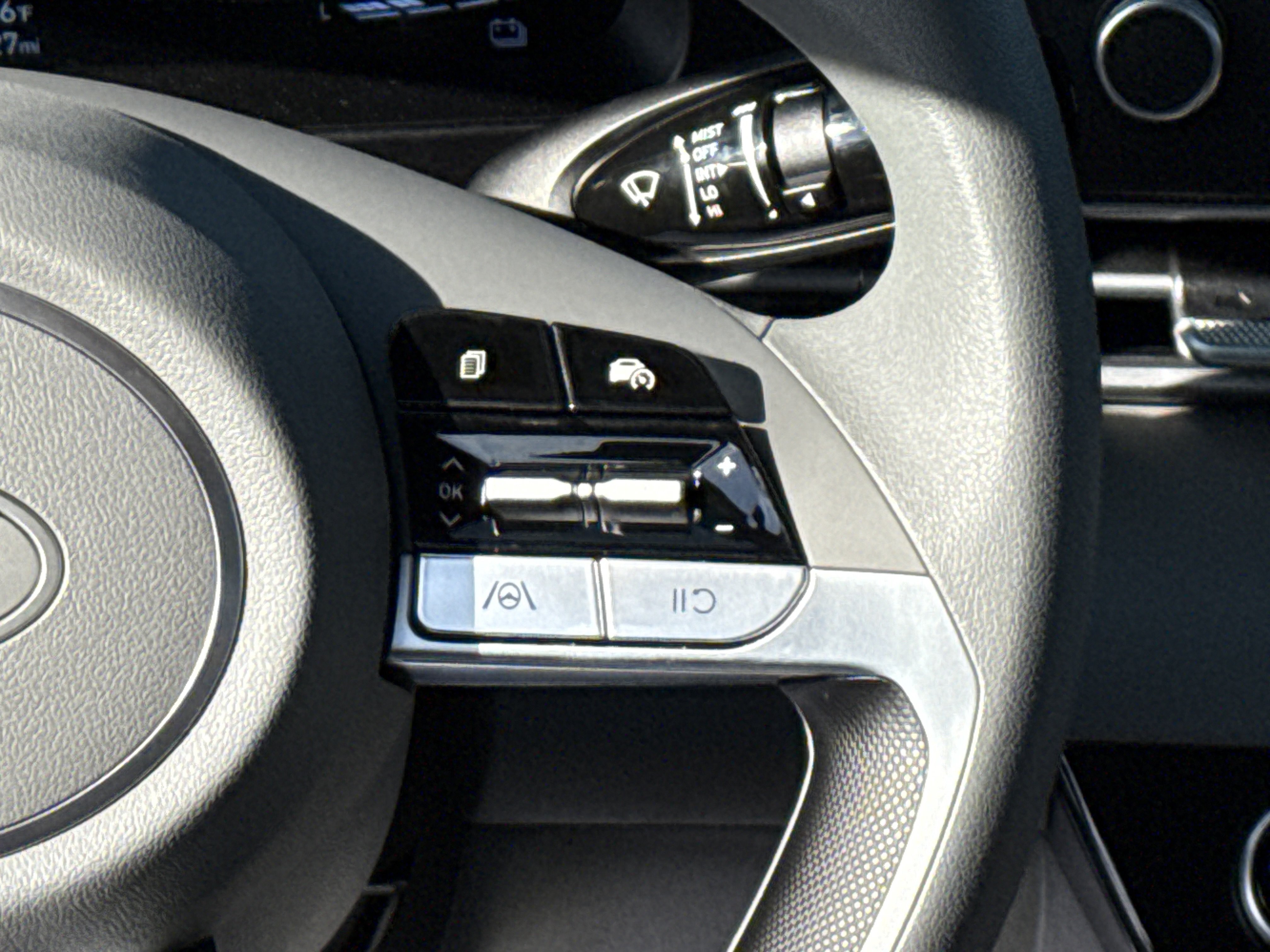 New 2026 Hyundai Elantra Hybrid FWD image 21