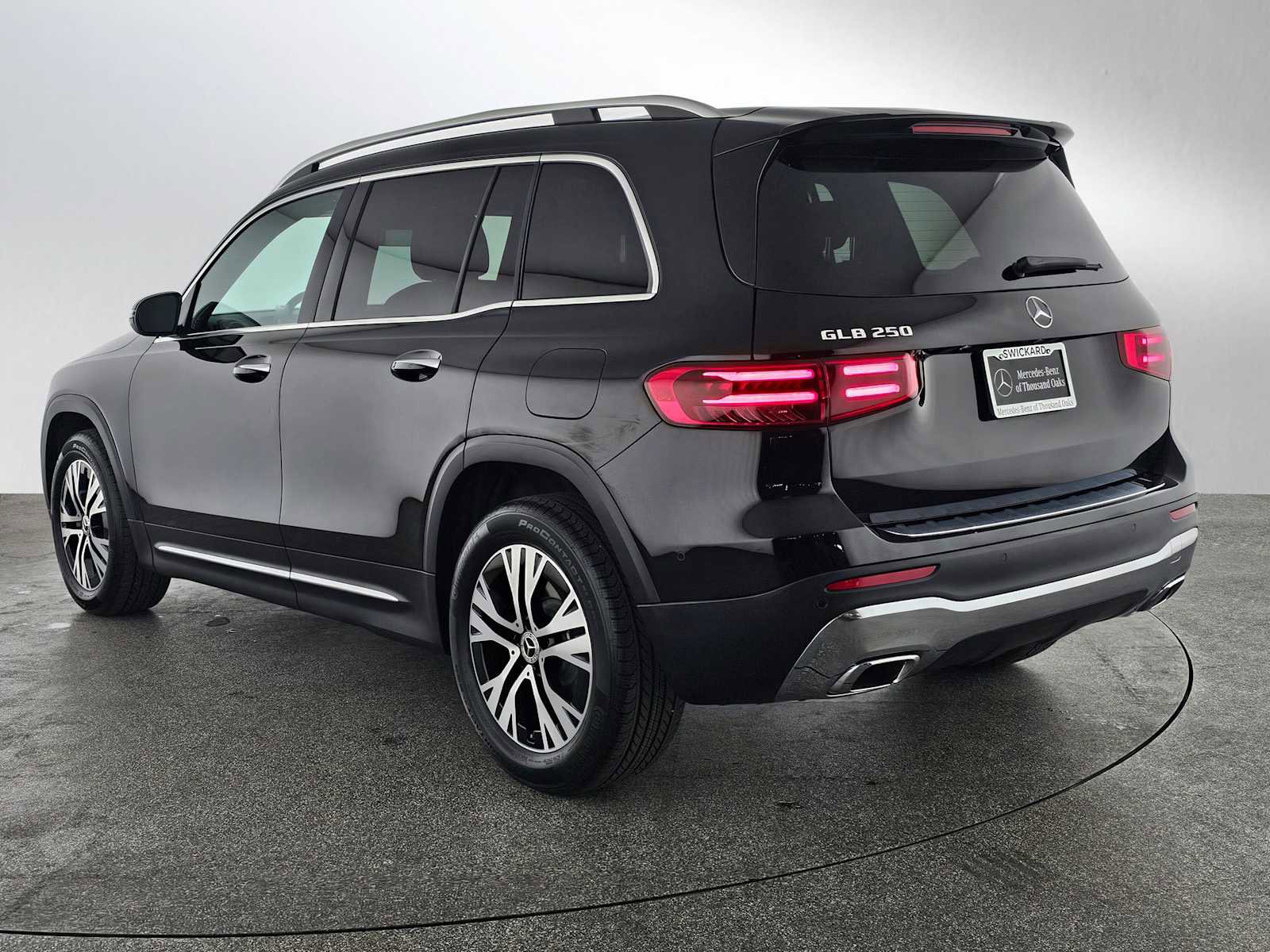 Certified 2025 Mercedes-Benz GLB 250 image 6