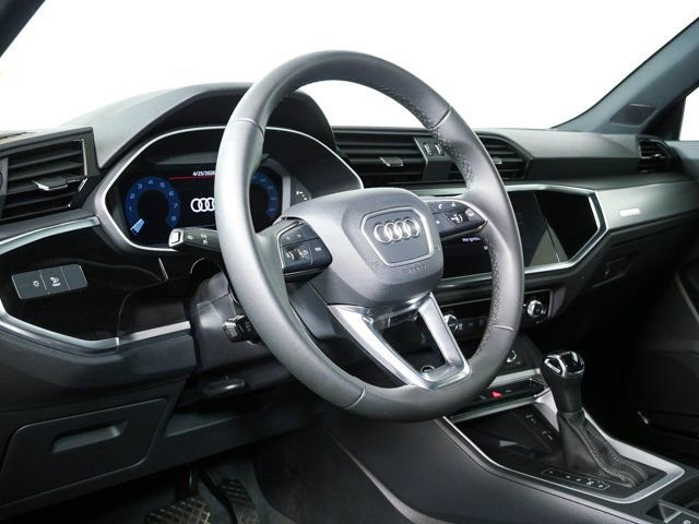 Certified 2025 Audi Q3 2.0T Premium Plus w/ Premium Plus Package AWD/4WD image 4