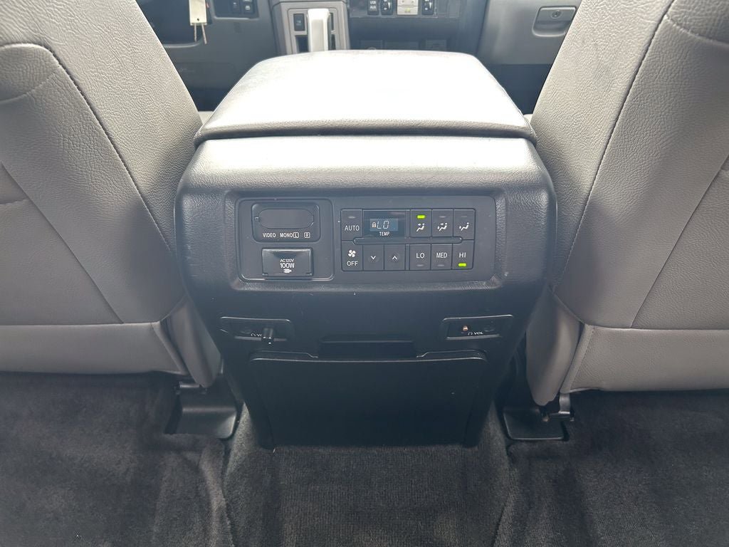 Used 2013 Toyota Sequoia Limited AWD/4WD image 35