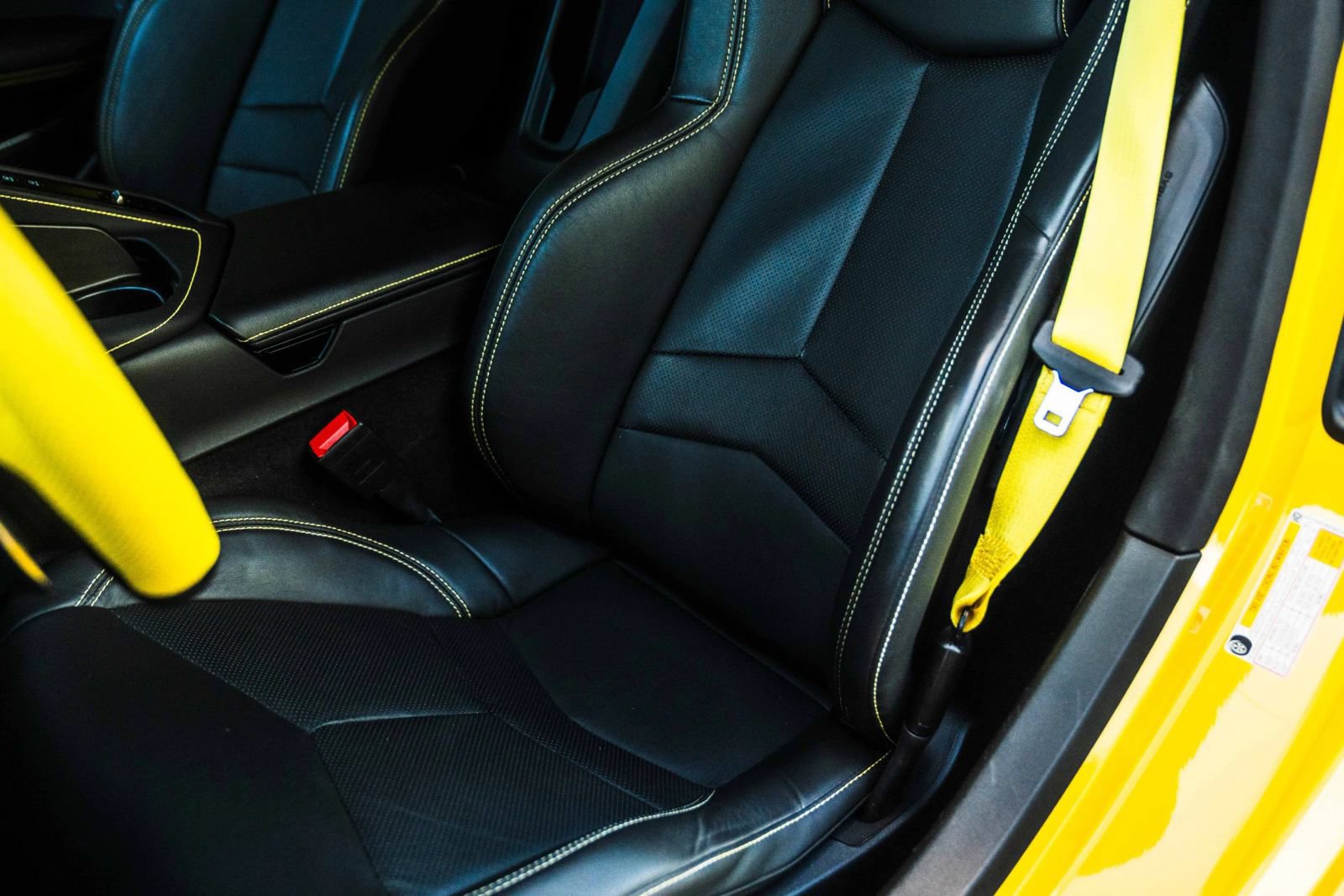 Used 2025 Chevrolet Corvette Z06 RWD image 24