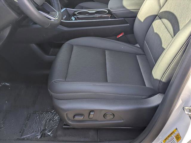 New 2025 Chevrolet Equinox LT w/ Convenience Package II image 4