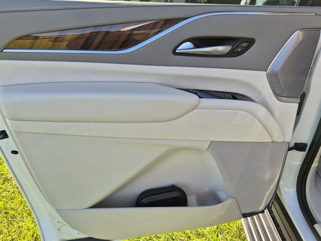 Certified 2024 Cadillac Escalade ESV Sport Platinum AWD/4WD image 27