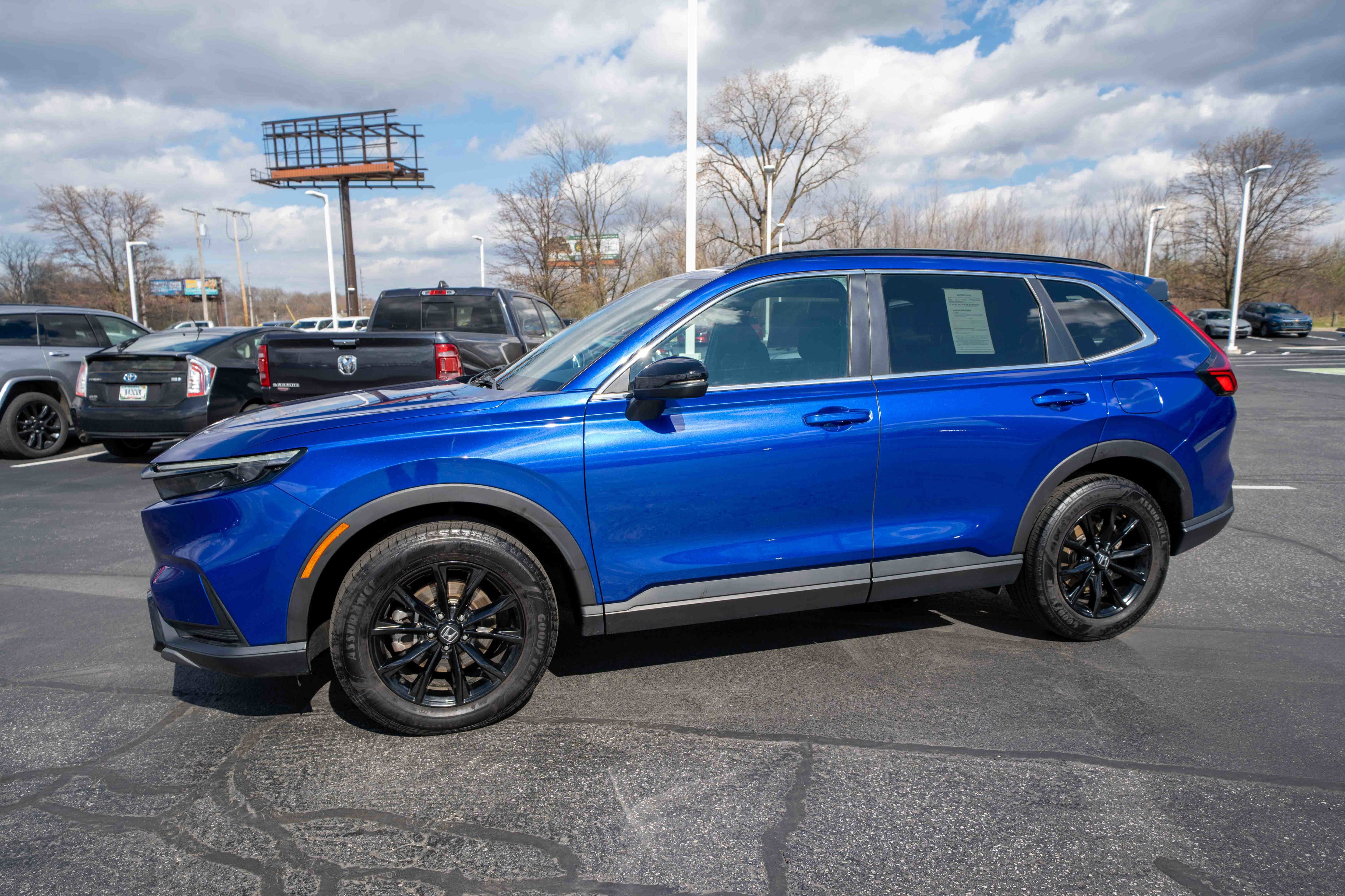 Used 2023 Honda CR-V Sport image 3