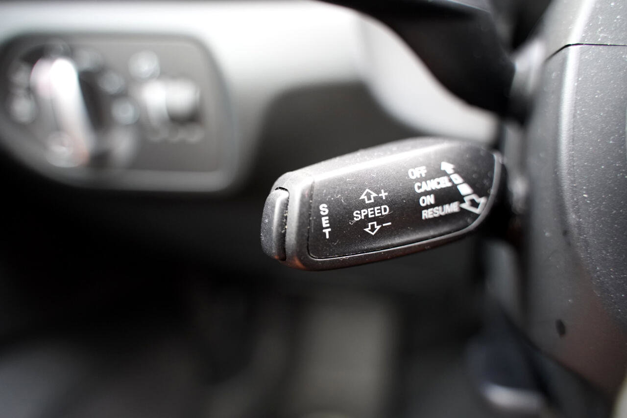 Used 2018 Audi Q3 2.0T Premium Plus image 35