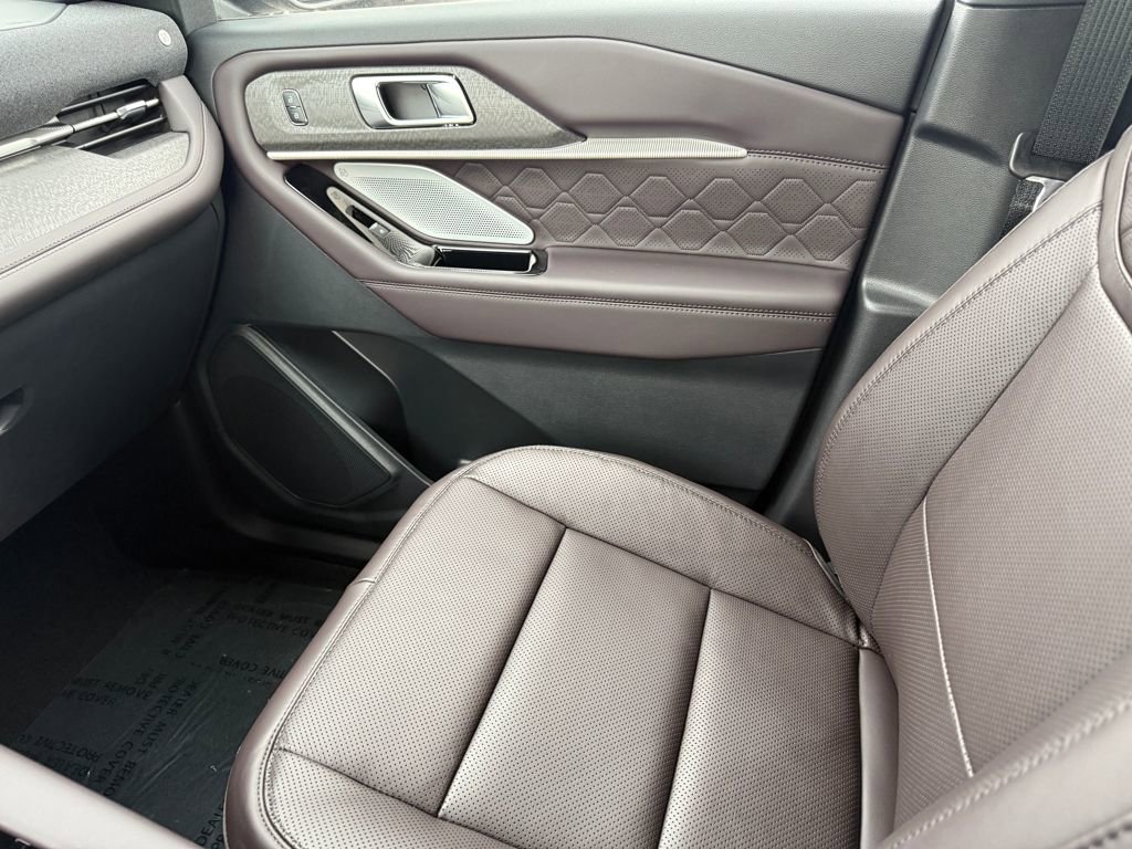 New 2026 Ford Explorer Platinum image 23