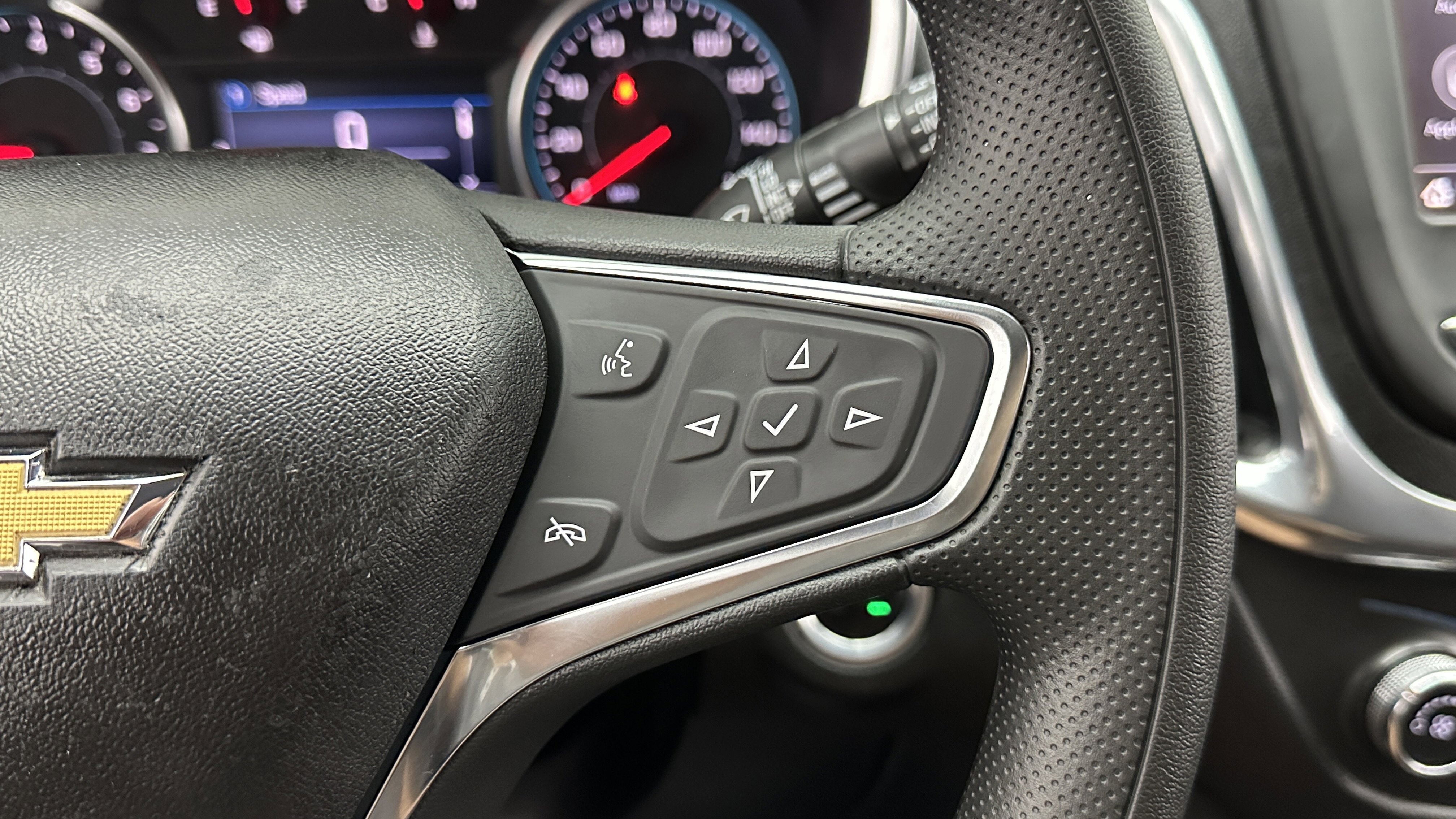 Used 2019 Chevrolet Equinox LT image 19