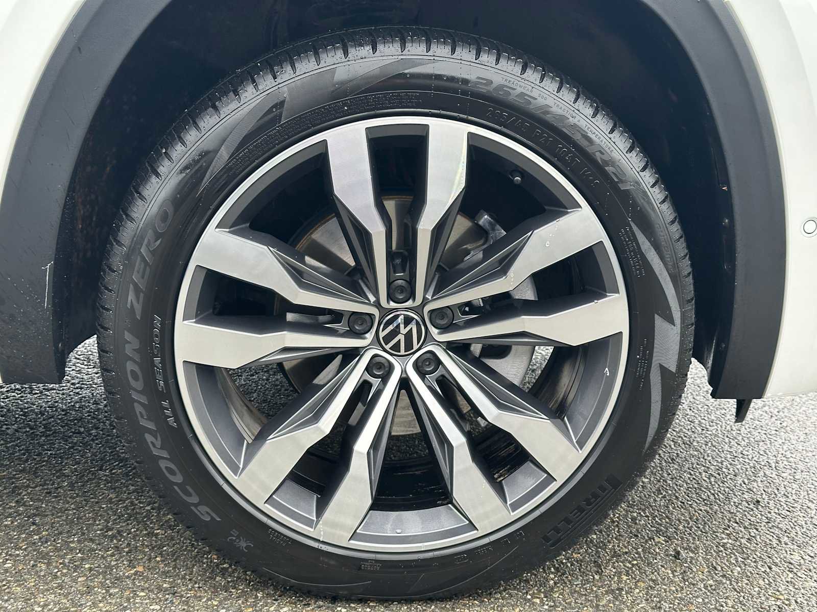 Used 2023 Volkswagen Atlas SEL Premium AWD/4WD image 9