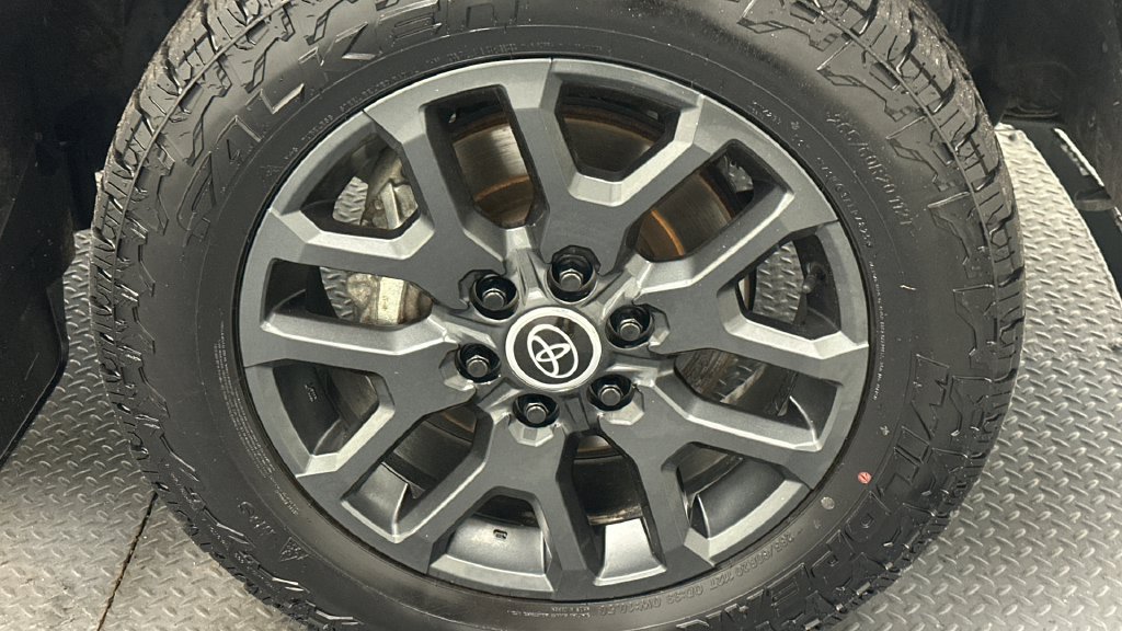 Used 2024 Toyota Tundra Platinum AWD/4WD image 21