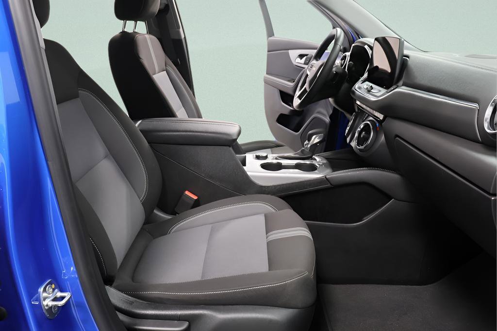 Used 2025 Chevrolet Blazer LT image 30