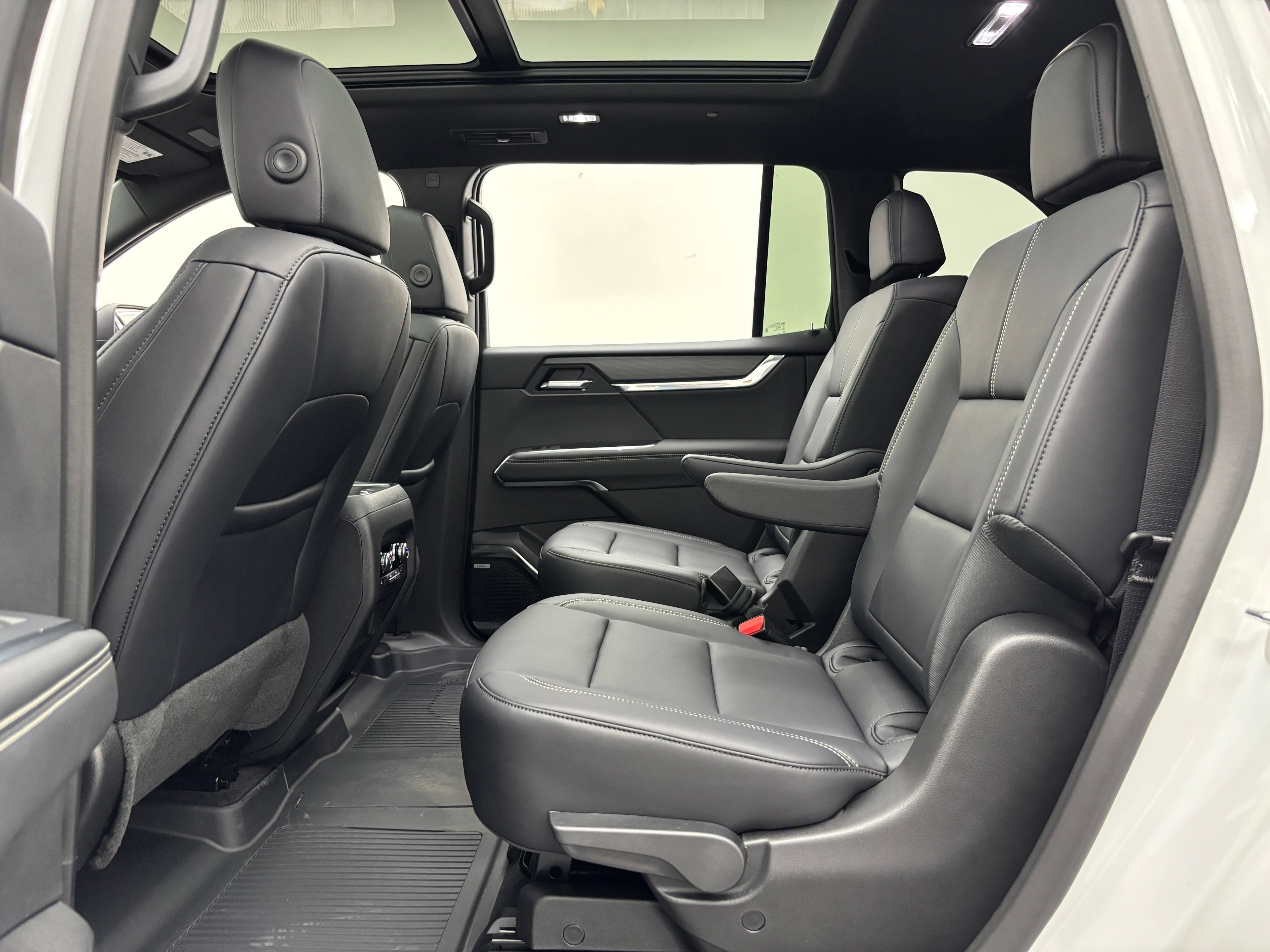 New 2026 GMC Acadia Elevation w/ Black Edition FWD image 43