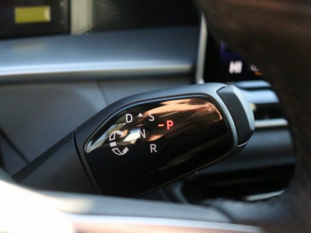 New 2026 Volkswagen Tiguan SE R-Line image 17