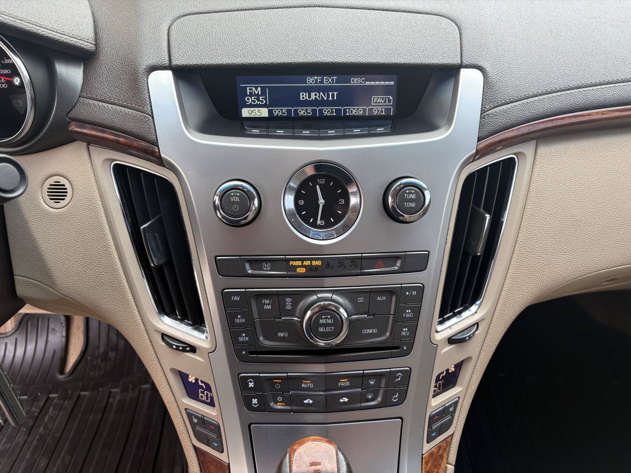 Used 2011 Cadillac CTS Luxury RWD image 9