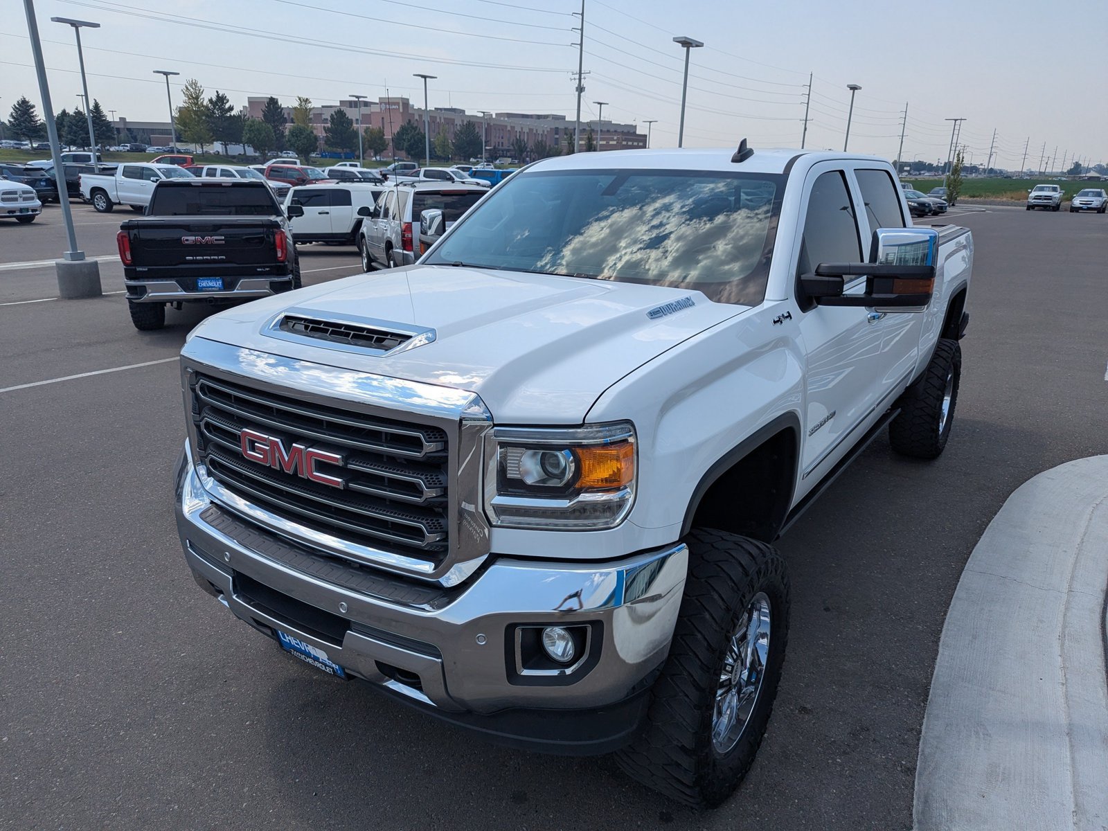 Used 2017 GMC Sierra 3500 SLT w/ Duramax Plus Package AWD/4WD image 7