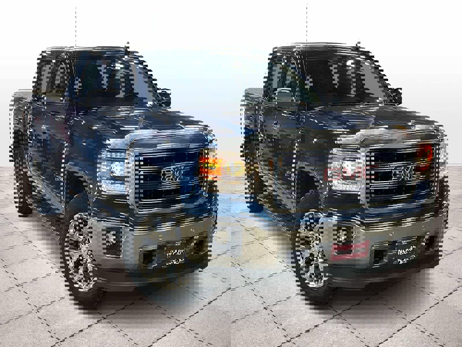 Used 2015 GMC Sierra 1500 SLT w/ SLT Crew Cab Value Package image 2