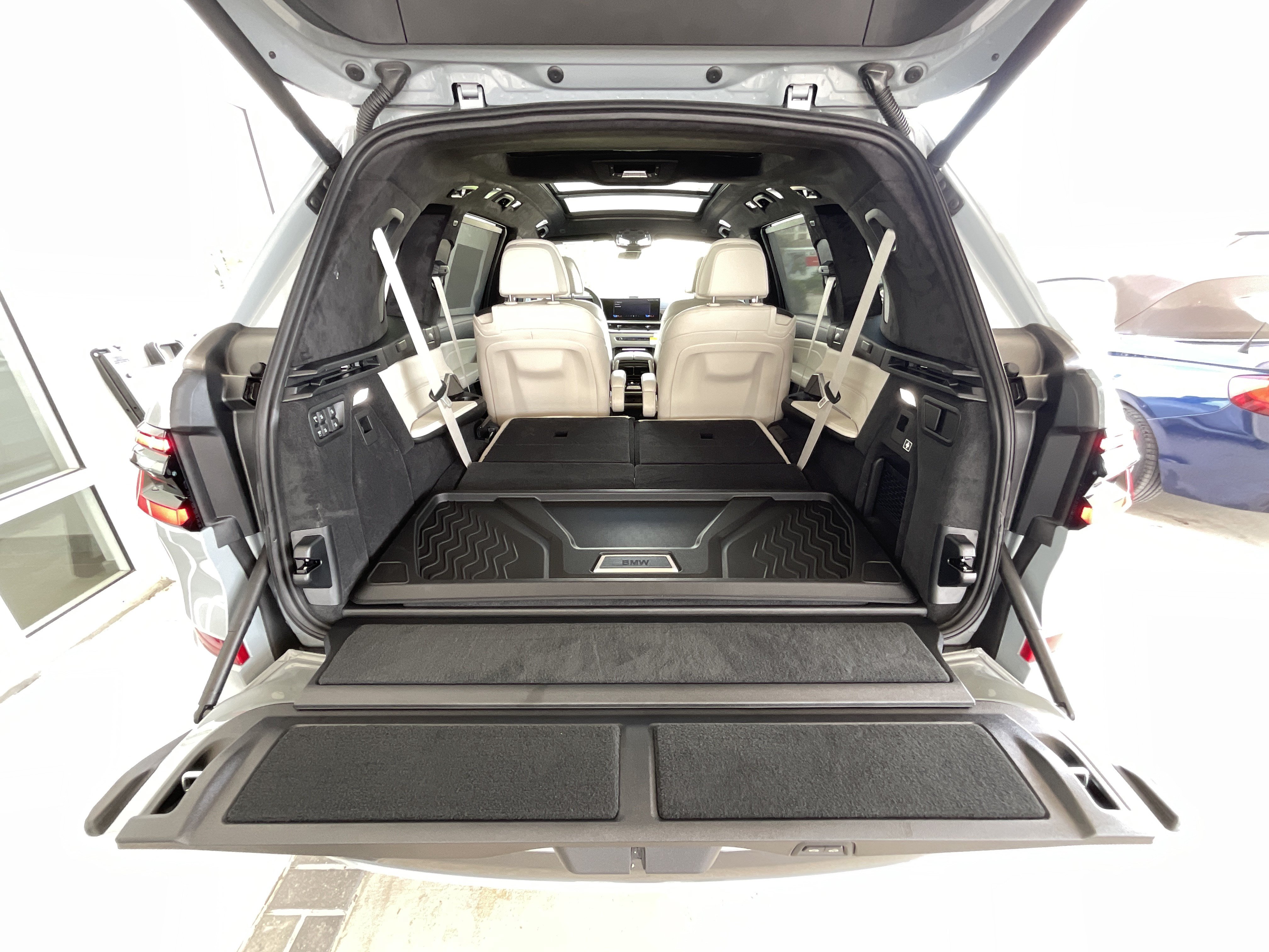 New 2027 BMW X7 M60i AWD/4WD image 30