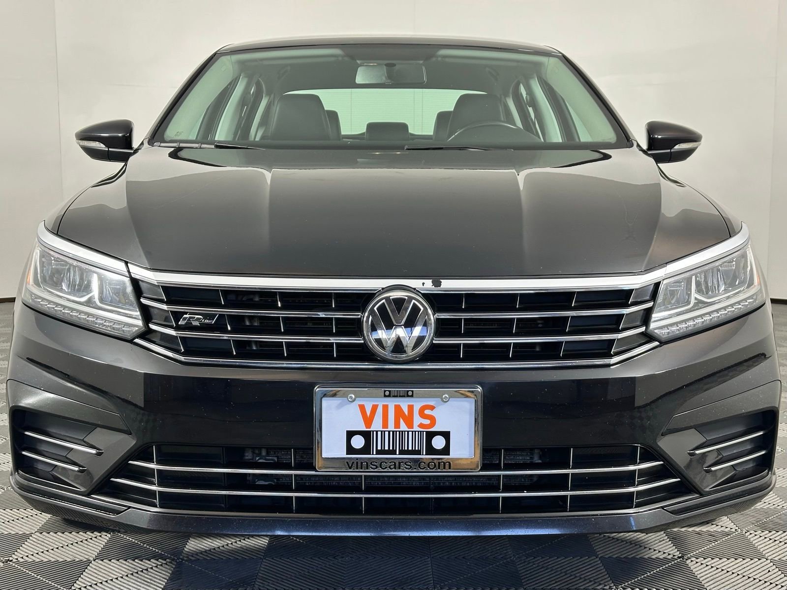 Used 2018 Volkswagen Passat 2.0T R-Line w/ R-Line Lighting Package image 21