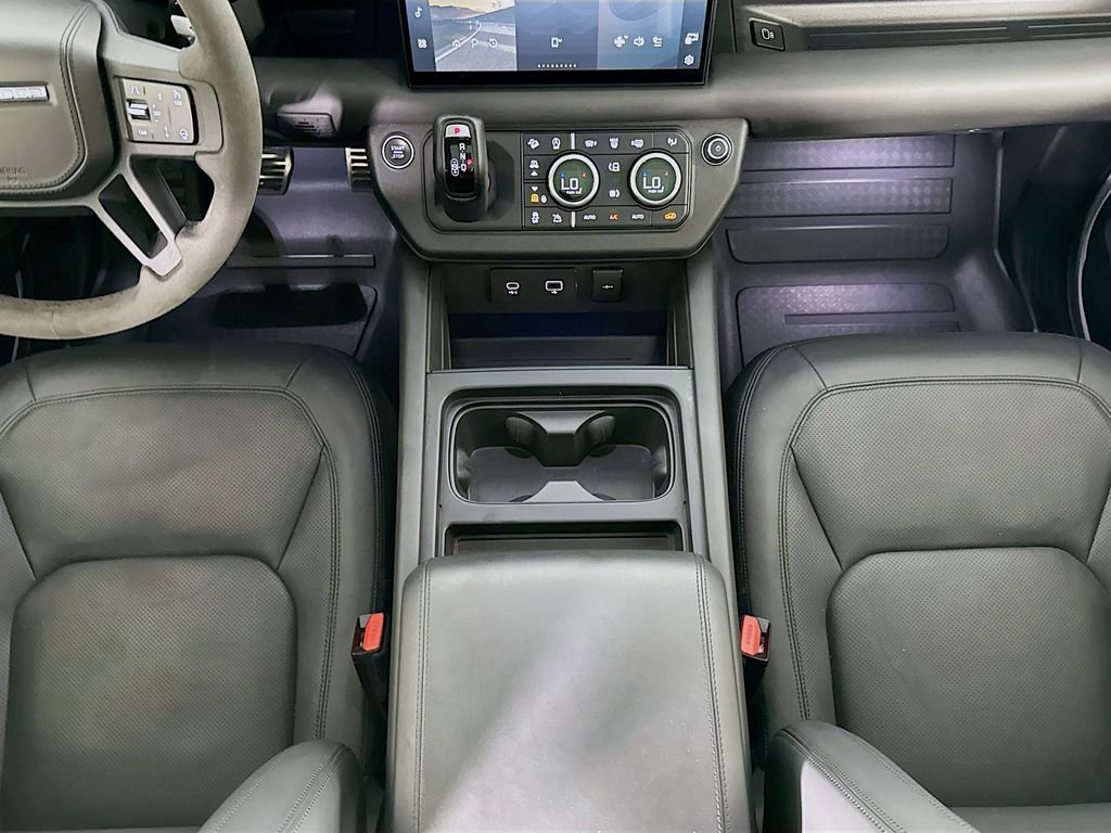 Used 2023 Land Rover Defender 110 V8 AWD/4WD image 16