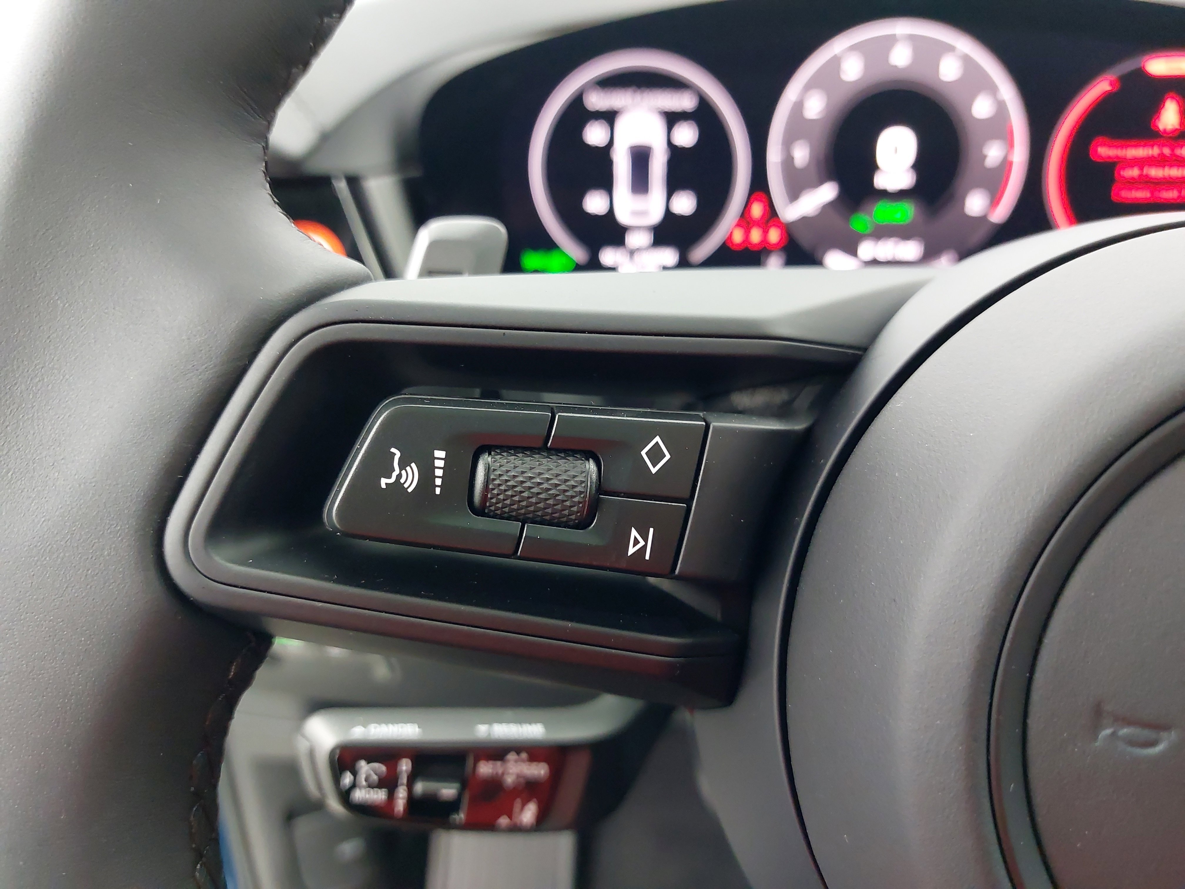 New 2025 Porsche Cayenne E-Hybrid image 19