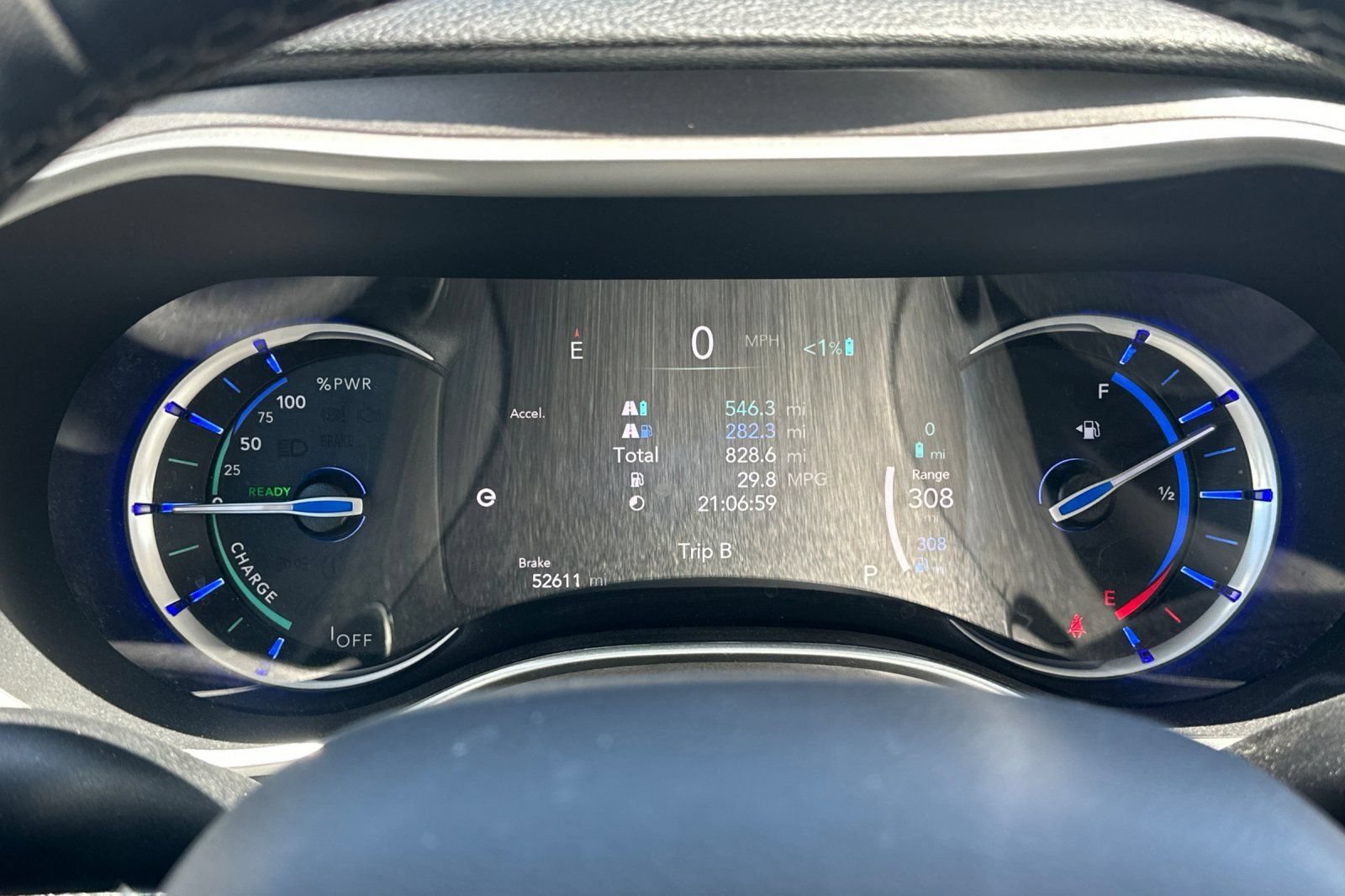Used 2023 Chrysler Pacifica Touring-L FWD image 25