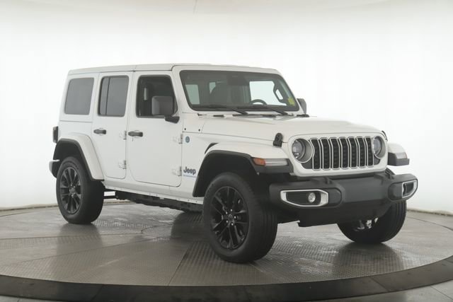 Used 2025 Jeep Wrangler Unlimited Sahara w/ Safety Group image 2