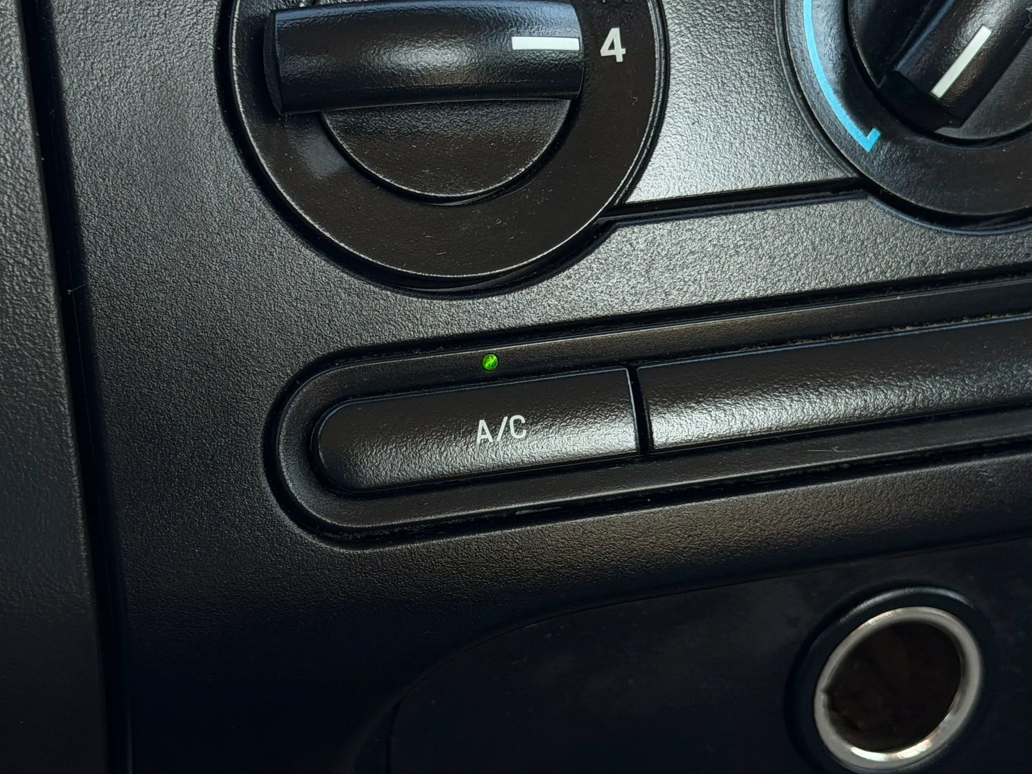 Used 2004 Ford F150 XLT image 18