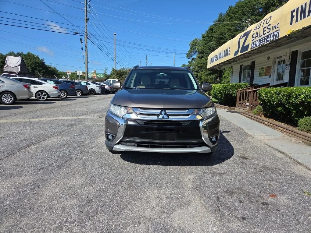 Used 2016 Mitsubishi Outlander SEL FWD image 2