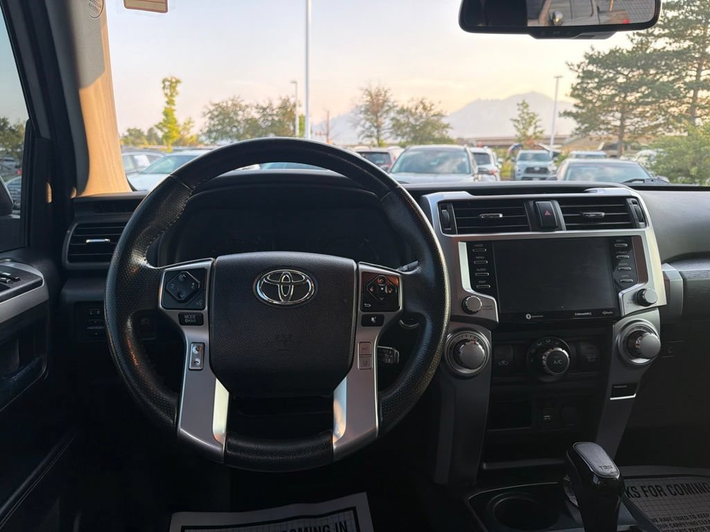 Used 2022 Toyota 4Runner SR5 Premium w/ Moonroof Package AWD/4WD image 22