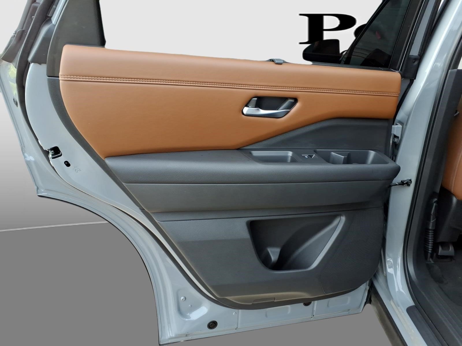 Certified 2025 Nissan Pathfinder Platinum w/ Black Appearance Package AWD/4WD image 27