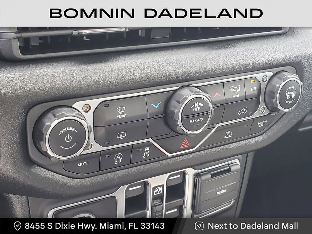 Used 2025 Jeep Gladiator Sport image 21