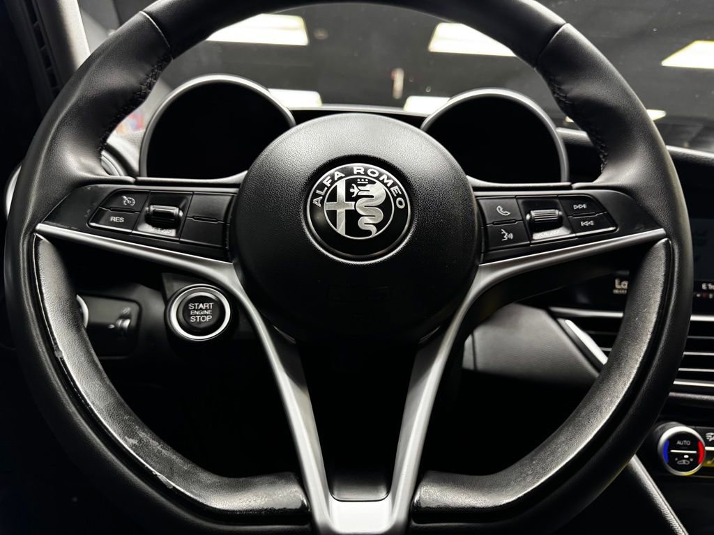 Used 2019 Alfa Romeo Giulia Ti w/ Nero Edizione image 22