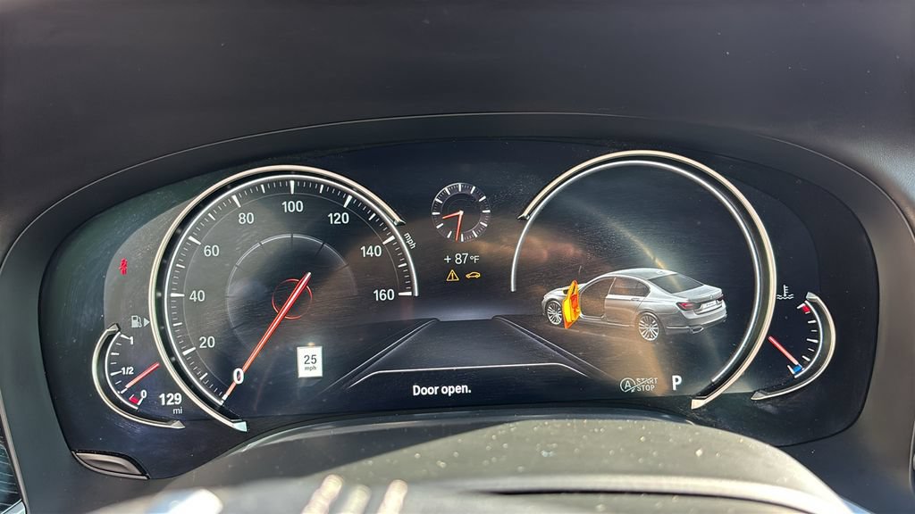Used 2019 BMW 750i xDrive w/ Autobahn Package AWD/4WD image 15