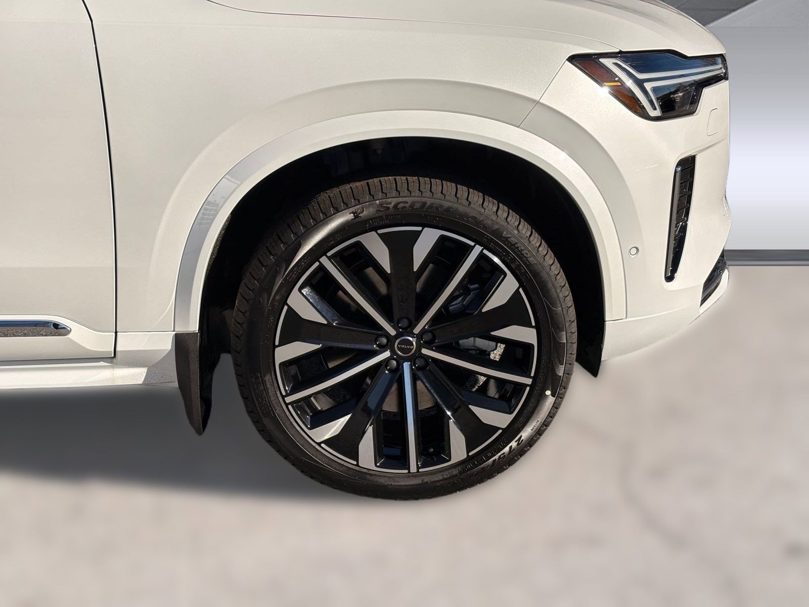 New 2026 Volvo XC90 T8 Plus w/ Protection Package AWD/4WD image 11