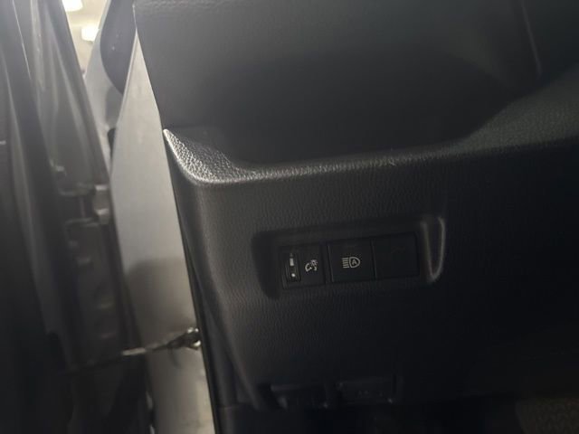 Used 2022 Toyota RAV4 XLE image 13