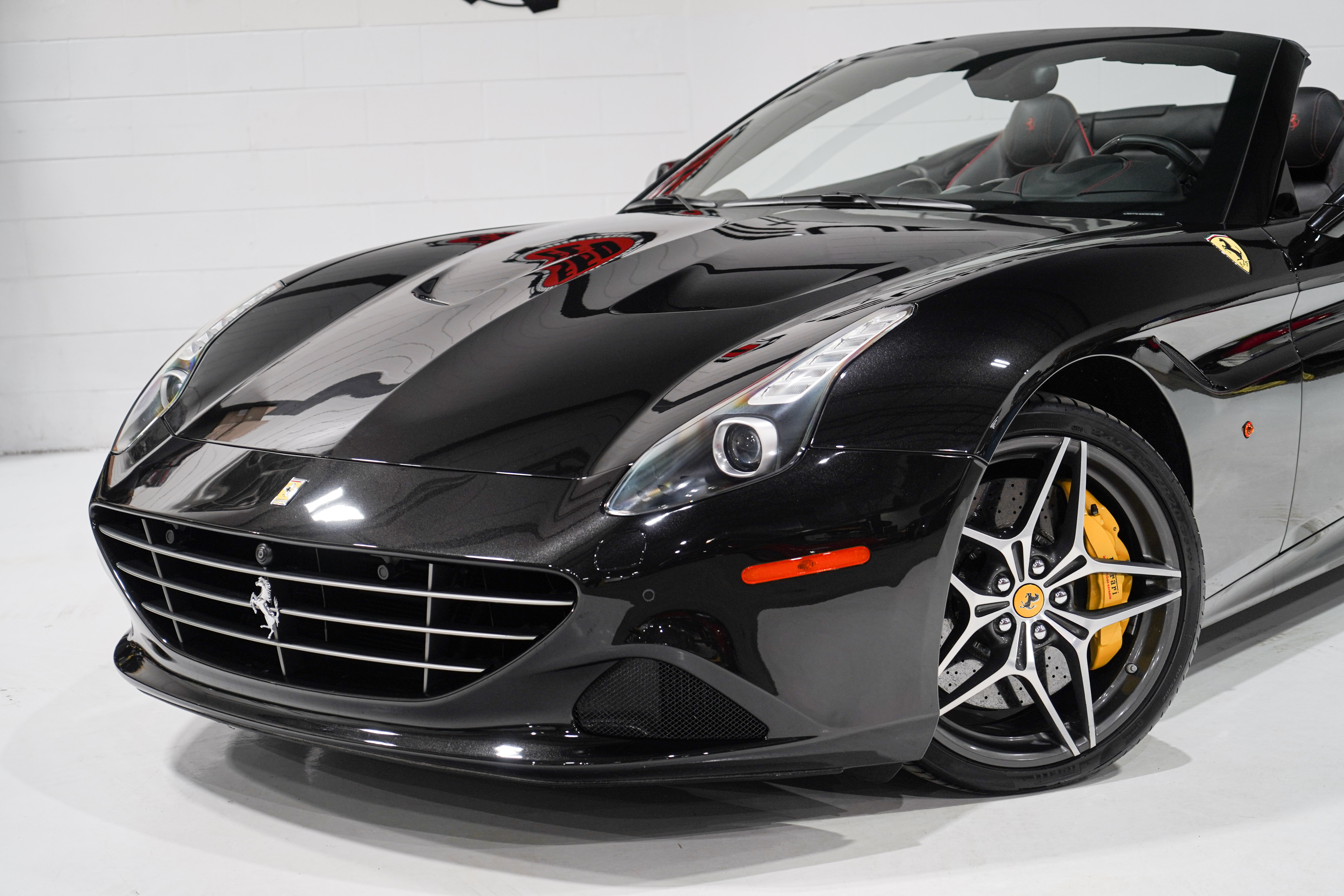 Used 2016 Ferrari California T RWD image 34