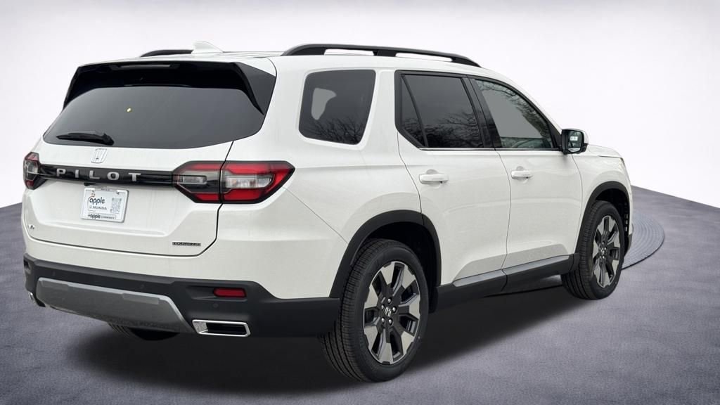 New 2026 Honda Pilot Touring image 3