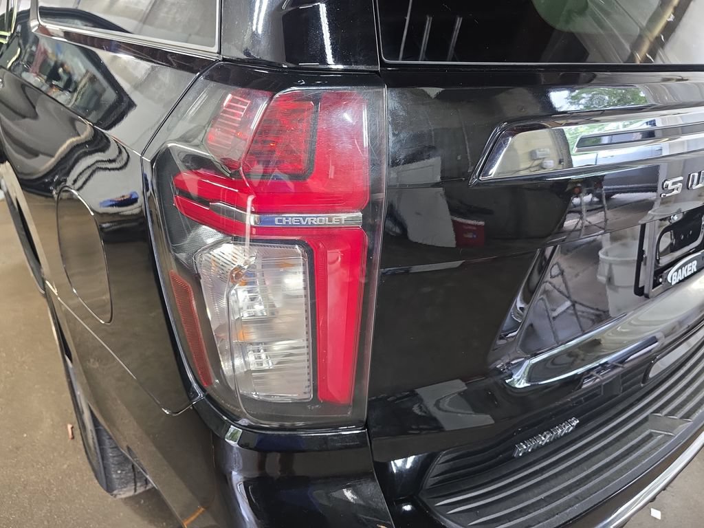Used 2022 Chevrolet Suburban LT w/ Luxury Package AWD/4WD image 38
