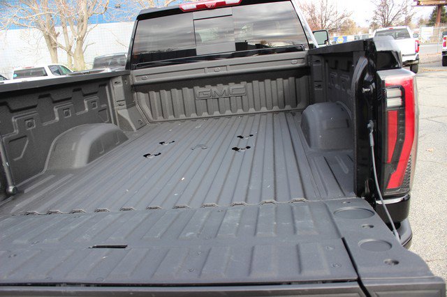 Used 2025 GMC Sierra 3500 AT4 image 17
