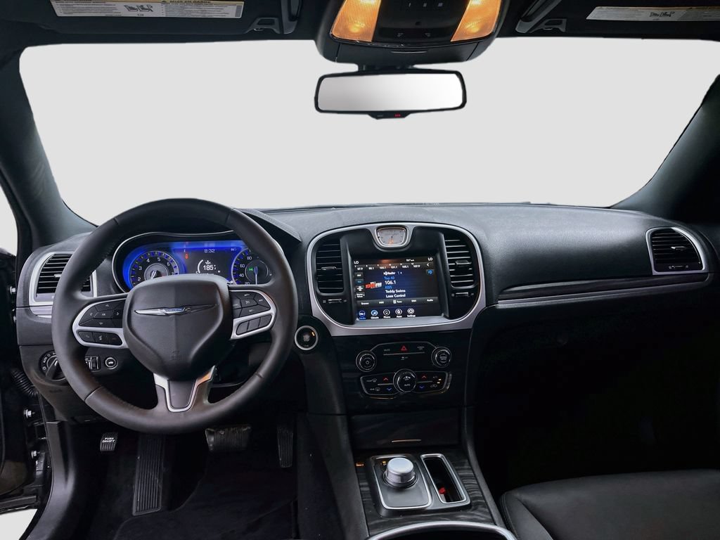 Used 2022 Chrysler 300 Touring w/ Sport Appearance Package RWD image 20